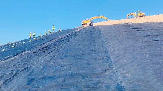 กีโอเมมแบรนเรียบ HDPE กัน UV เพื่อป้องกันการแก่ตัวและคุ้มครองอย่างยาวนานในสภาพแวดล้อมใด ๆ