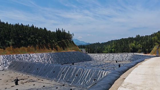 โพลีเอธิลีนความหนาแน่นสูง ผนังพื้นดินเรียบ The Perfect Solution for Chemical Resistance