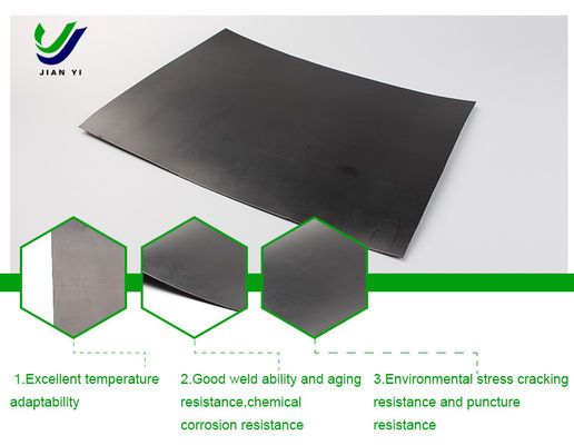 ความทนทานทางเคมีที่ดี HDPE Geomembrane สําหรับการติดตั้งการปั่นหมักร้อนในโครงการปรับความสว่างสระ