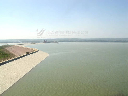 โพลีเอธิลีนความหนาแน่นสูง HDPE Geomembrane สําหรับการเก็บน้ําในบ่อและการป้องกันหัน