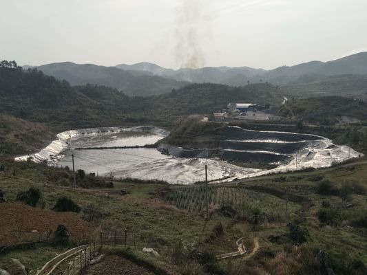 ความต้านทานทางเคมีของโพลีเอธิลีน HDPE ความหนาแน่นสูง การป้องกันการรั่วไหลสําหรับอํานวยความสะดวกในการเก็บของ