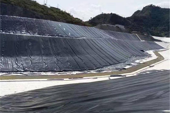 ป้องกันความร้อนสูงสุด HDPE Geomembrane Fluid Barrier การป้องกันระยะยาวสําหรับการใช้งานในอุตสาหกรรม