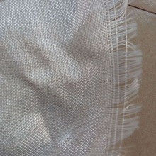 เนื้อผ้าป้องกันการเสริมเหล็กที่ยั่งยืนที่มีเนื้อผงจีโอเท็กสไตล์สีดํา ความกว้าง 2-6m