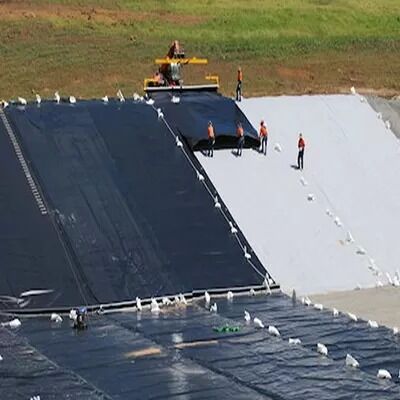 เมมเบรน HDPE ที่มีความเสียดทานสูง ทนทาน กันลื่น กันซึมต่ำพิเศษสำหรับโครงการวิศวกรรม